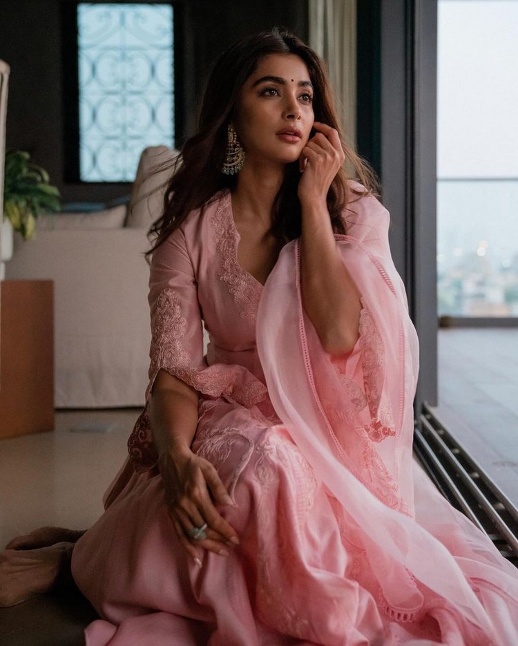 https://classifieds.jhalak.com/Uploads/PhotoGallery/12906/12906.jpg^https://classifieds.jhalak.com/Uploads/PhotoGallery/12906/Pooja Hegde's Pictures Are A Delight for Fans!1.jpg^https://classifieds.jhalak.com/Uploads/PhotoGallery/12906/Pooja Hegde's Pictures Are A Delight for Fans!2.jpg^