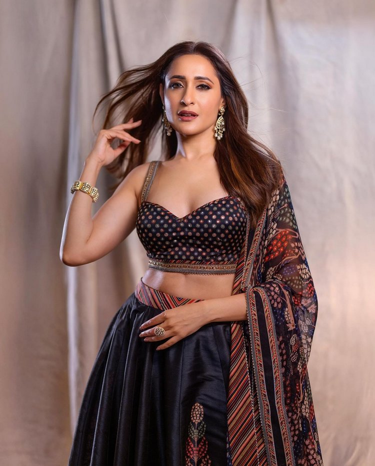 https://classifieds.jhalak.com/Uploads/PhotoGallery/13441/13441.jpg^https://classifieds.jhalak.com/Uploads/PhotoGallery/13441/Pragya Jaiswal Shines Bright in Glam and Grace1.jpg^https://classifieds.jhalak.com/Uploads/PhotoGallery/13441/Pragya Jaiswal Shines Bright in Glam and Grace2.jpg^https://classifieds.jhalak.com/Uploads/PhotoGallery/13441/Pragya Jaiswal Shines Bright in Glam and Grace3.jpg^https://classifieds.jhalak.com/Uploads/PhotoGallery/13441/Pragya Jaiswal Shines Bright in Glam and Grace4.jpg^https://classifieds.jhalak.com/Uploads/PhotoGallery/13441/Pragya Jaiswal Shines Bright in Glam and Grace5.jpg^