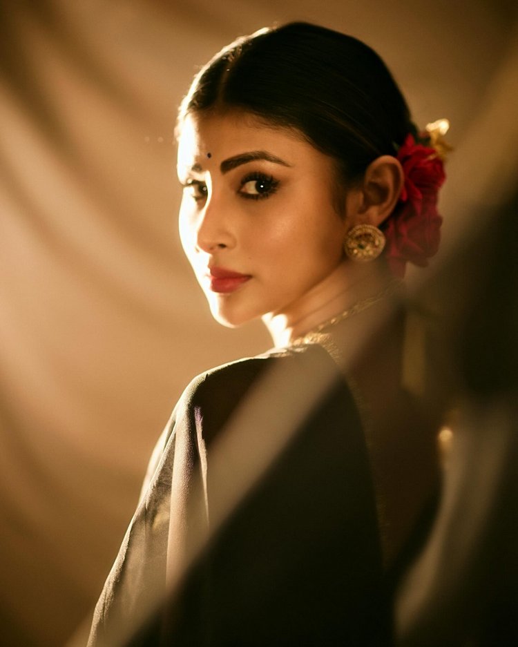 https://classifieds.jhalak.com/Uploads/PhotoGallery/13444/13444.jpg^https://classifieds.jhalak.com/Uploads/PhotoGallery/13444/Mouni Roy's Timeless Beauty A Saree Moment Like No Other1.jpg^https://classifieds.jhalak.com/Uploads/PhotoGallery/13444/Mouni Roy's Timeless Beauty A Saree Moment Like No Other2.jpg^https://classifieds.jhalak.com/Uploads/PhotoGallery/13444/Mouni Roy's Timeless Beauty A Saree Moment Like No Other3.jpg^https://classifieds.jhalak.com/Uploads/PhotoGallery/13444/Mouni Roy's Timeless Beauty A Saree Moment Like No Other4.jpg^https://classifieds.jhalak.com/Uploads/PhotoGallery/13444/Mouni Roy's Timeless Beauty A Saree Moment Like No Other5.jpg^https://classifieds.jhalak.com/Uploads/PhotoGallery/13444/Mouni Roy's Timeless Beauty A Saree Moment Like No Other6.jpg^https://classifieds.jhalak.com/Uploads/PhotoGallery/13444/Mouni Roy's Timeless Beauty A Saree Moment Like No Other7.jpg^